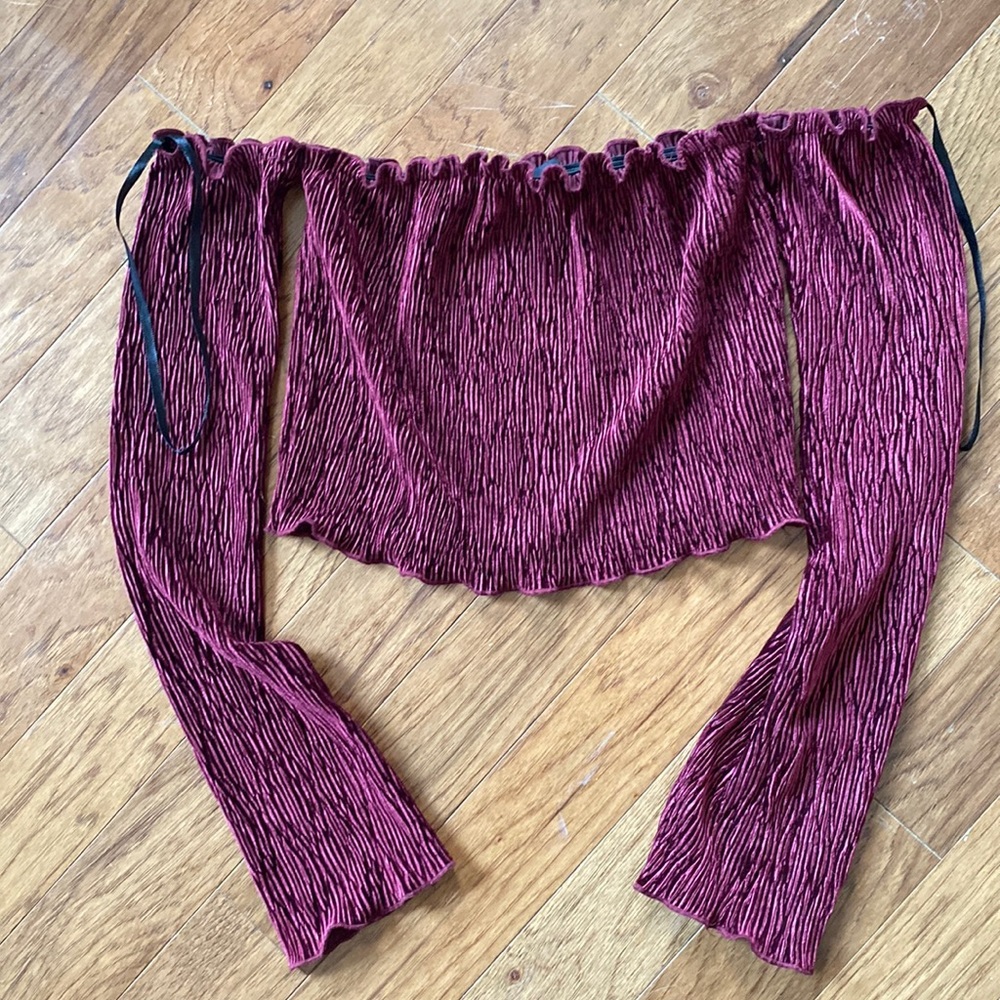 Maroon off shoulder butterfly sleeve crop top